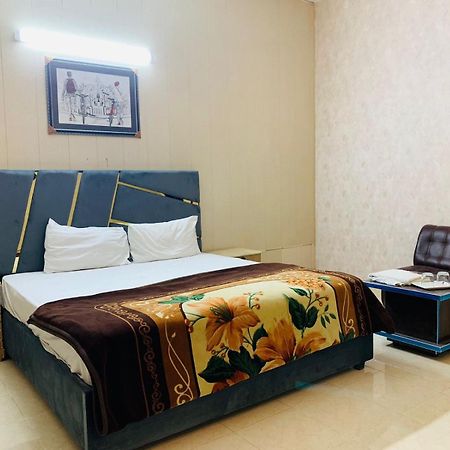 Royal Fort Executive Hotel Gulberg 라호르 외부 사진
