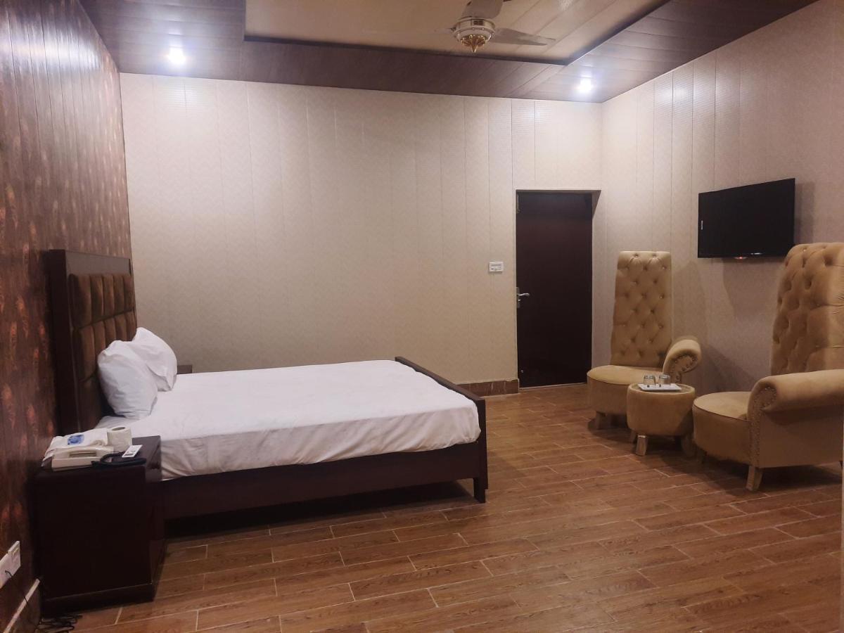 Royal Fort Executive Hotel Gulberg 라호르 외부 사진