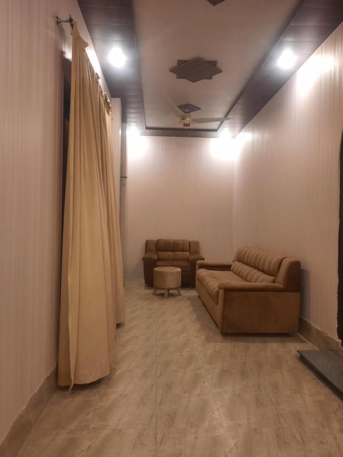 Royal Fort Executive Hotel Gulberg 라호르 외부 사진