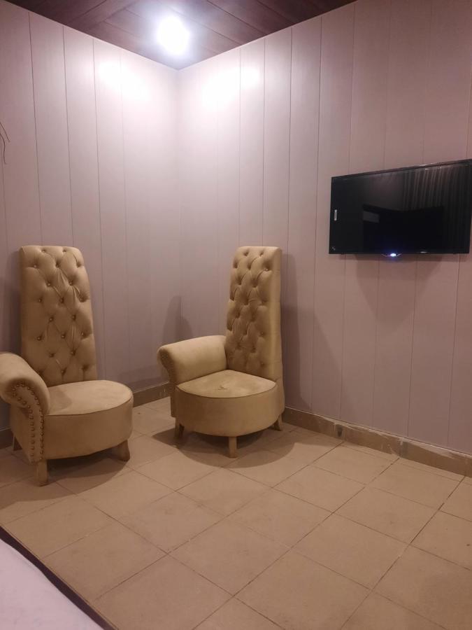 Royal Fort Executive Hotel Gulberg 라호르 외부 사진