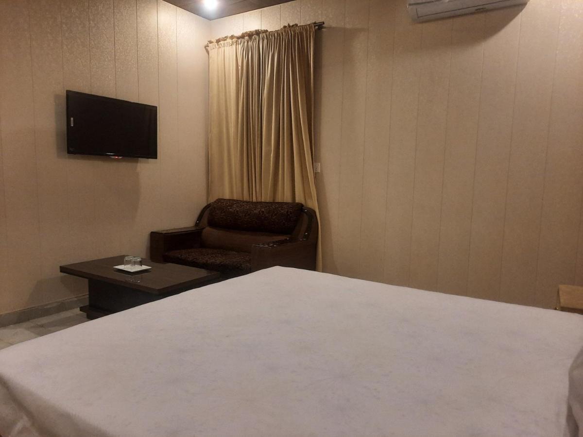 Royal Fort Executive Hotel Gulberg 라호르 외부 사진