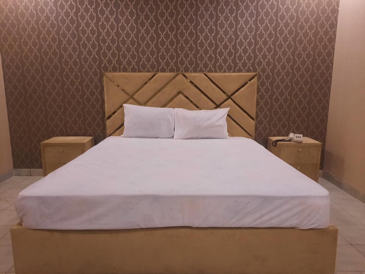 Royal Fort Executive Hotel Gulberg 라호르 외부 사진