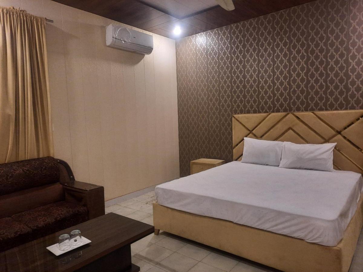 Royal Fort Executive Hotel Gulberg 라호르 외부 사진