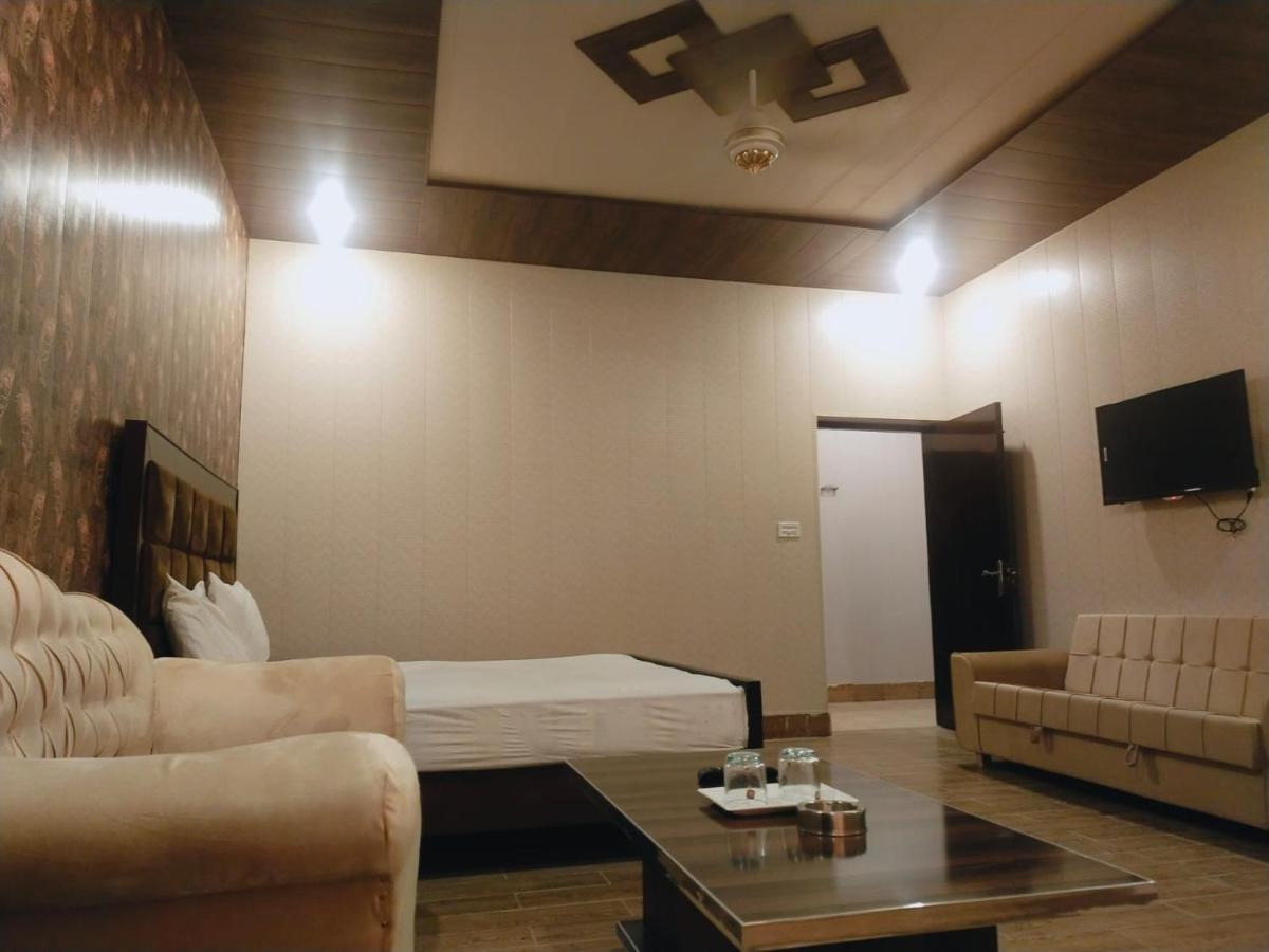 Royal Fort Executive Hotel Gulberg 라호르 객실 사진