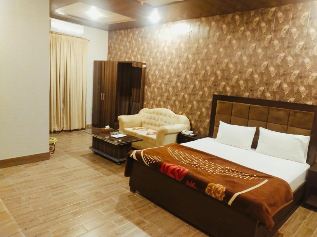 Royal Fort Executive Hotel Gulberg 라호르 외부 사진
