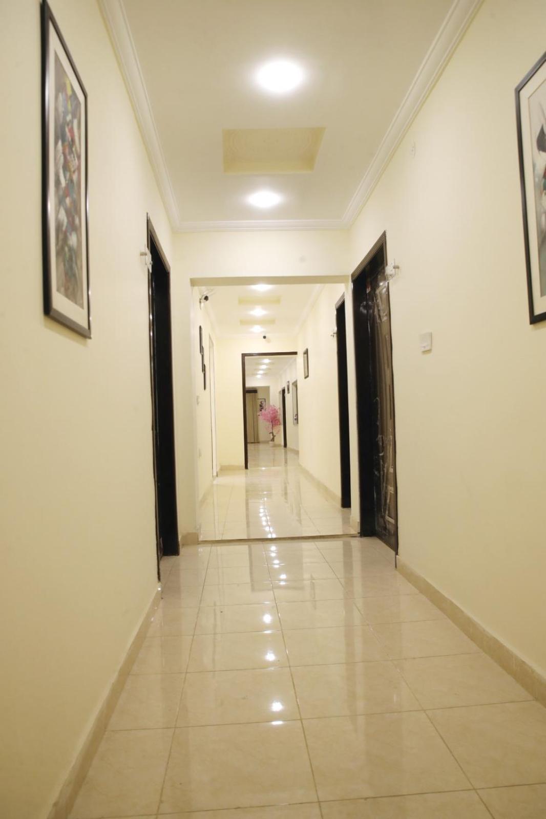 Royal Fort Executive Hotel Gulberg 라호르 외부 사진