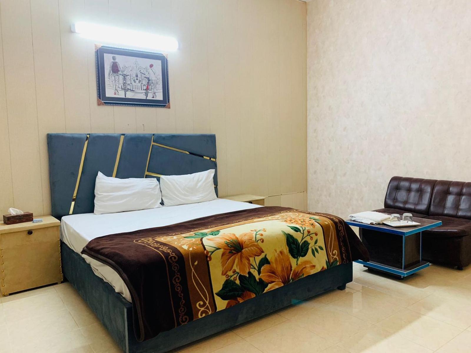 Royal Fort Executive Hotel Gulberg 라호르 외부 사진