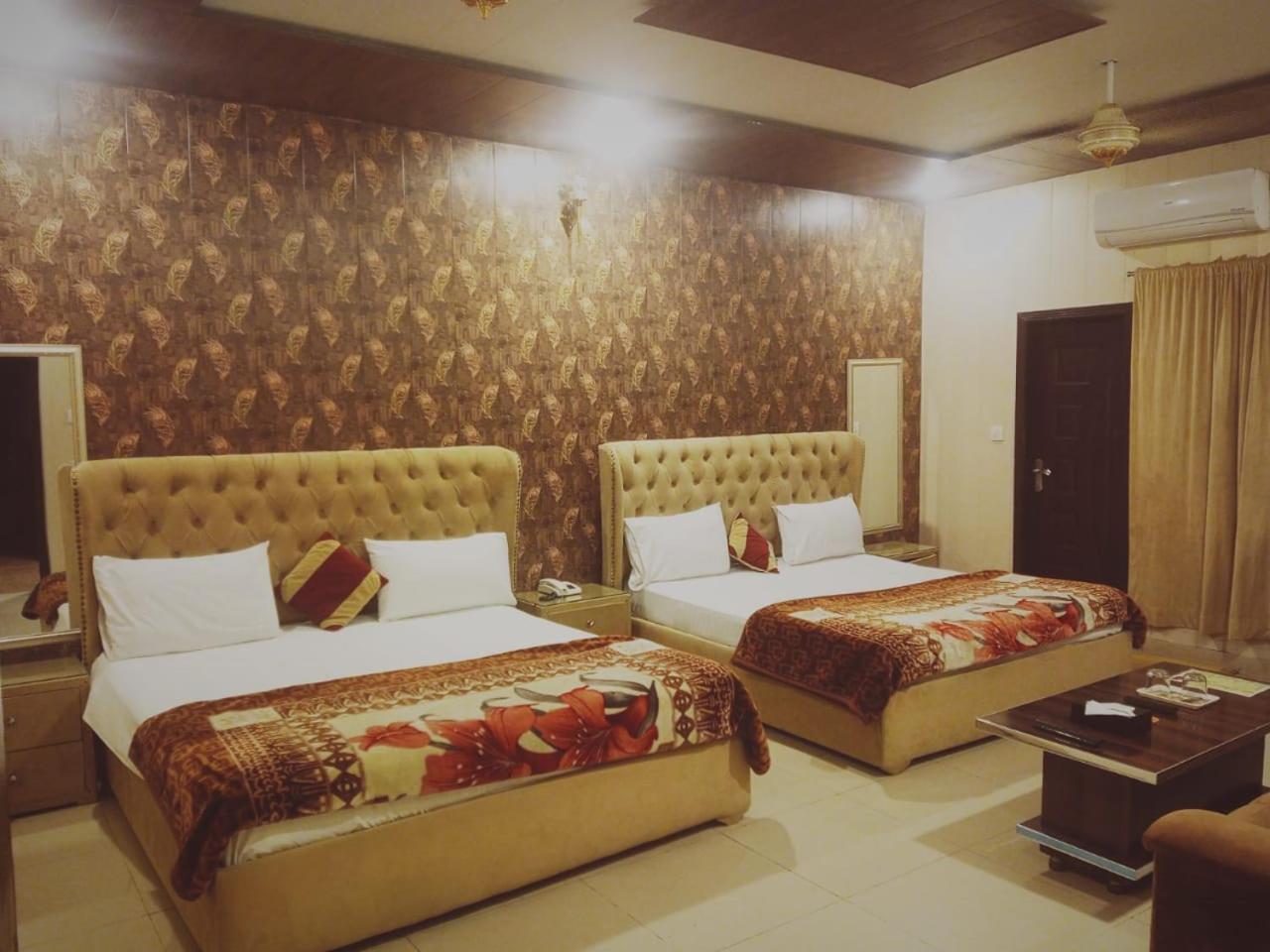 Royal Fort Executive Hotel Gulberg 라호르 외부 사진