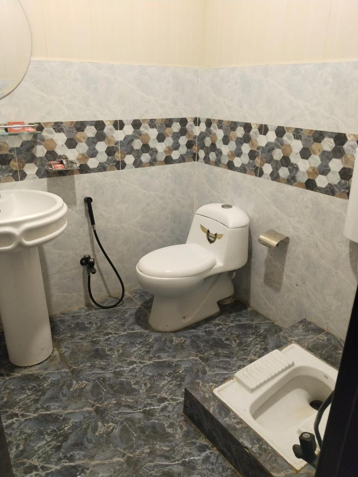 Royal Fort Executive Hotel Gulberg 라호르 외부 사진