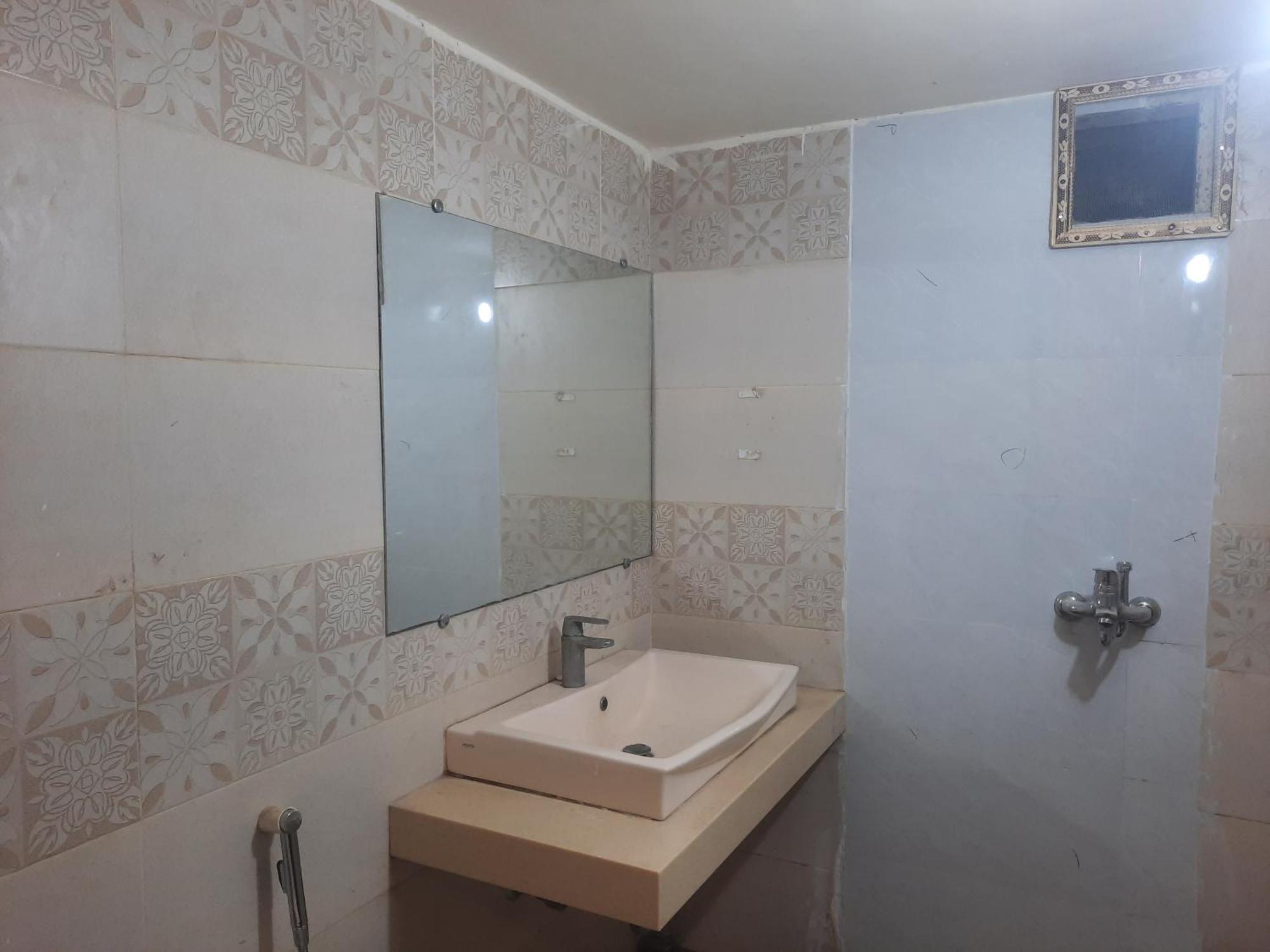 Royal Fort Executive Hotel Gulberg 라호르 객실 사진